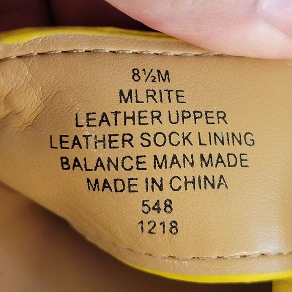 Marc Fisher MLRite Women 8.5 Flats Yellow Leather Cross-Band Ankle Strap Sandals - Picture 8 of 11